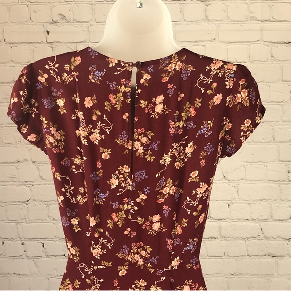 Women's Burgundy Floral Pattern Reformation Fauna Dress in Chantelle. Size 0 - Picture 7 of 16